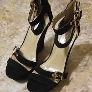 Black Delicacy Size 8